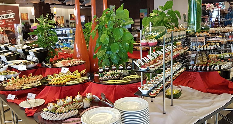 Buffet presentation - Picture of Flavours Restaurant, Doha