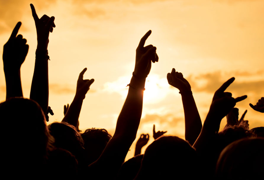 Poolside summer music playlist in Bahrain