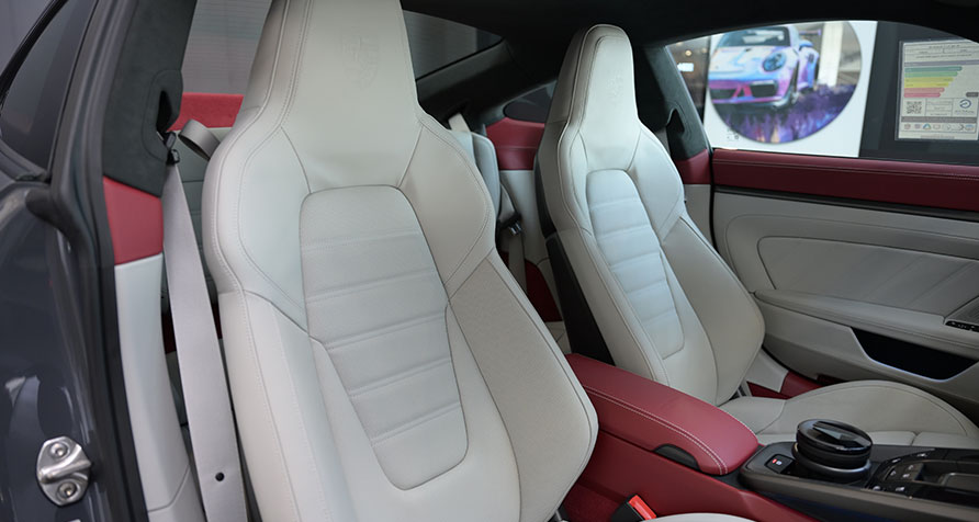 Bordeaux Red leather interior in Porsche 911 Turbo S