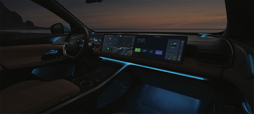 XPENG G9 dual 14.96-inch smart displays