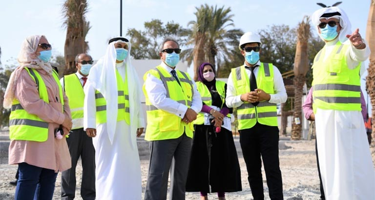 Bahrain Works Minister inspects Water Garden Project 