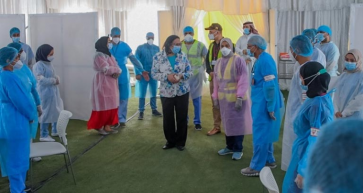 Bahrain Health Minister inspects quarantine centre